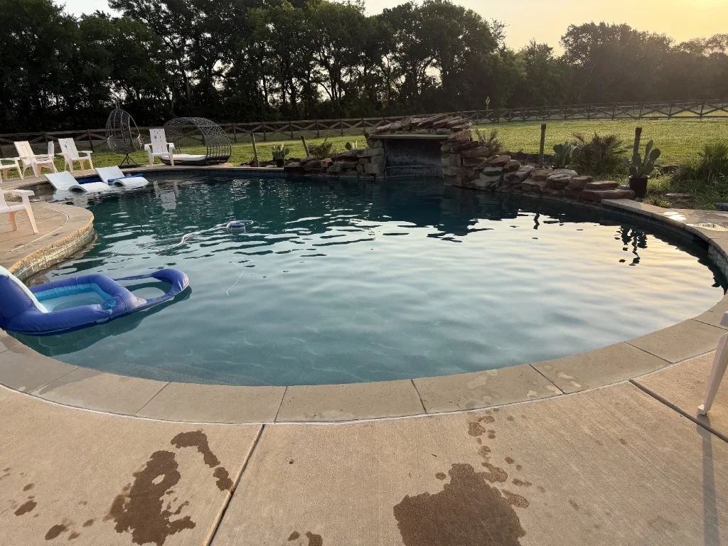 Crystal clear pool corner